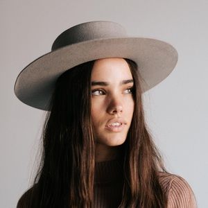 Gigi Pip Dahlia in Grey